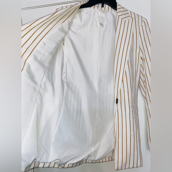 White Striped Blazer Crinkle - Picture 2 of 7